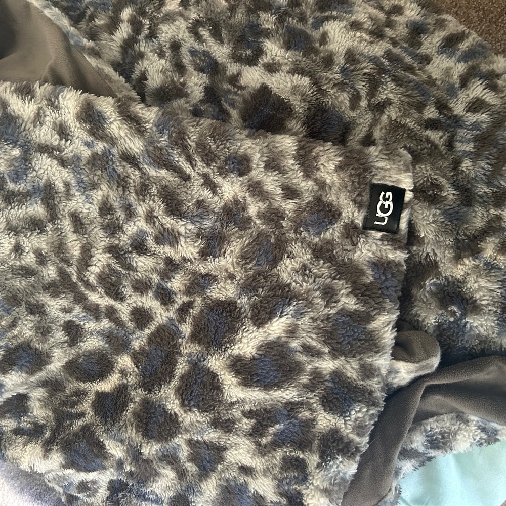 UGG throw